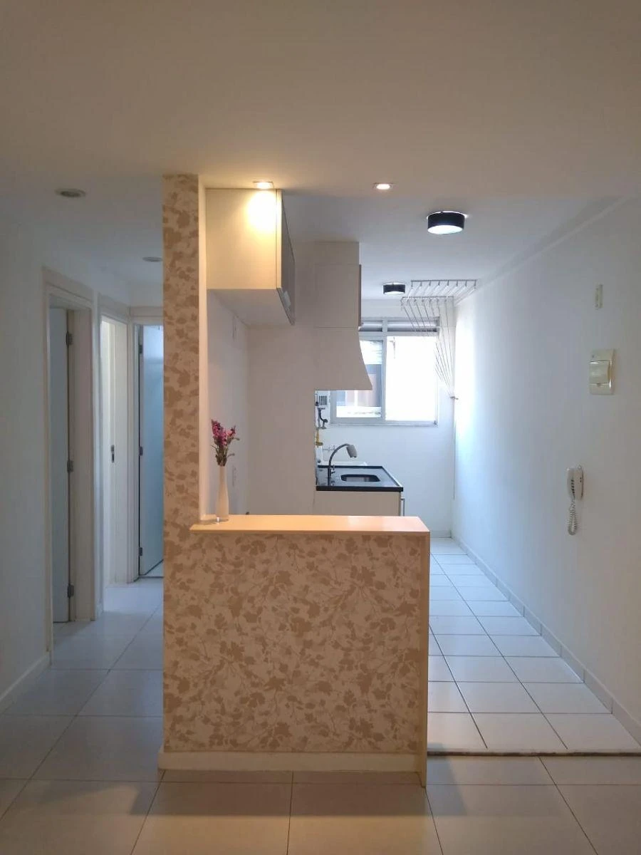 2-bedroom apartment in a building with a gym — photo 2