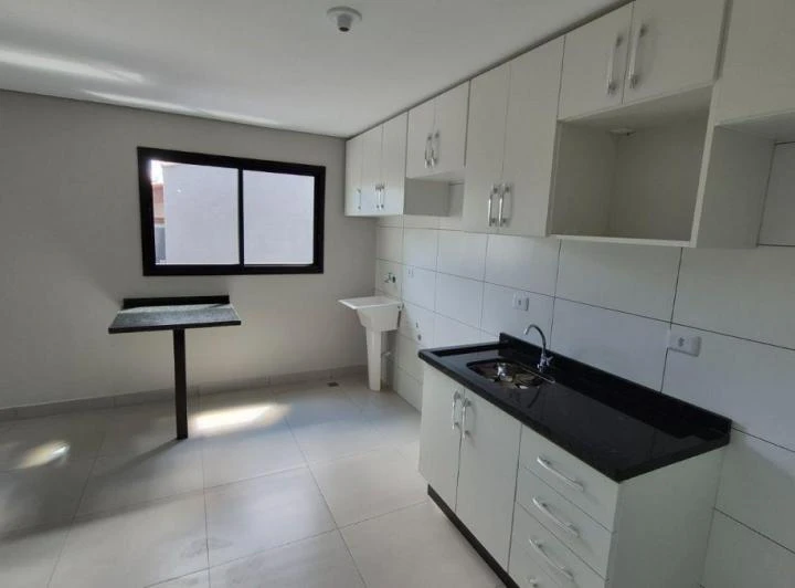 Ground-floor 1-bedroom apartment with an open-plan kitchen — photo 2