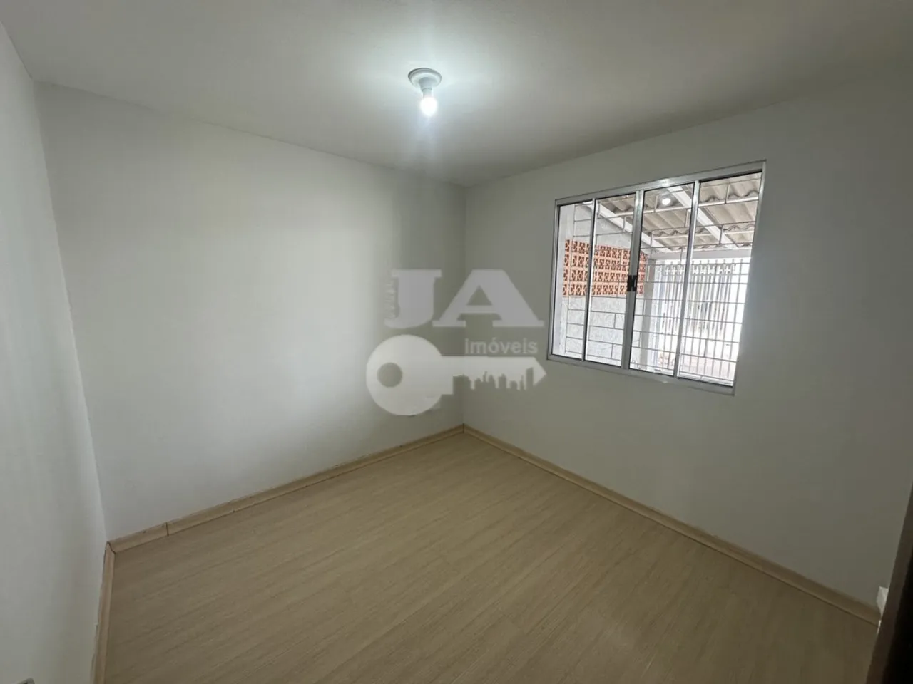 Residential house with 2 bedrooms and a closed kitchen — photo 3