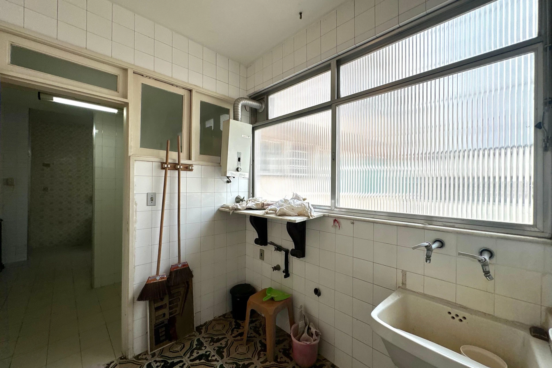 Apartamento amueblado de 3 dormitorios y cocina cerrada — photo 35