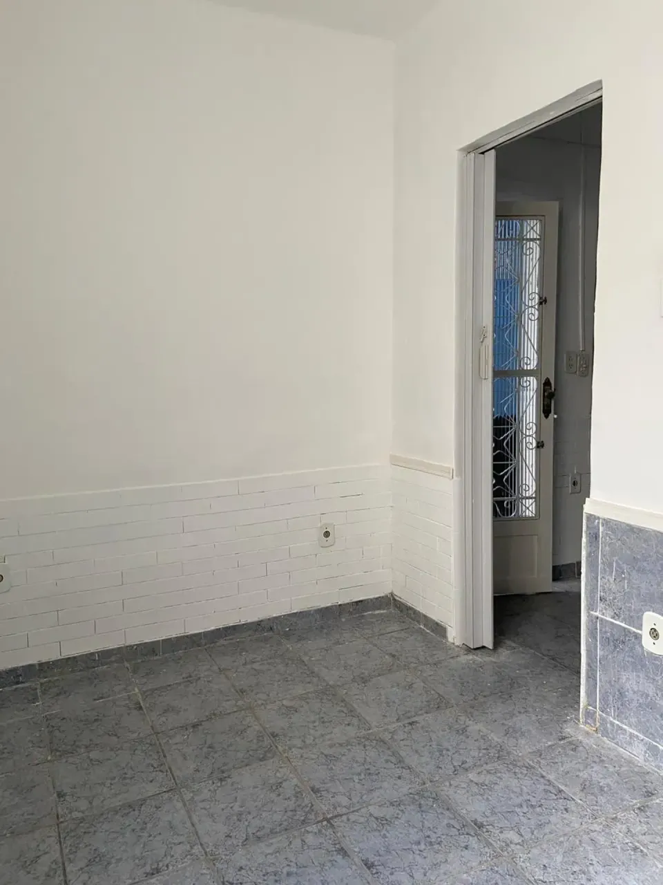 Кітнет 30 м² з 1 спальнею та окремою кухнею — photo 7