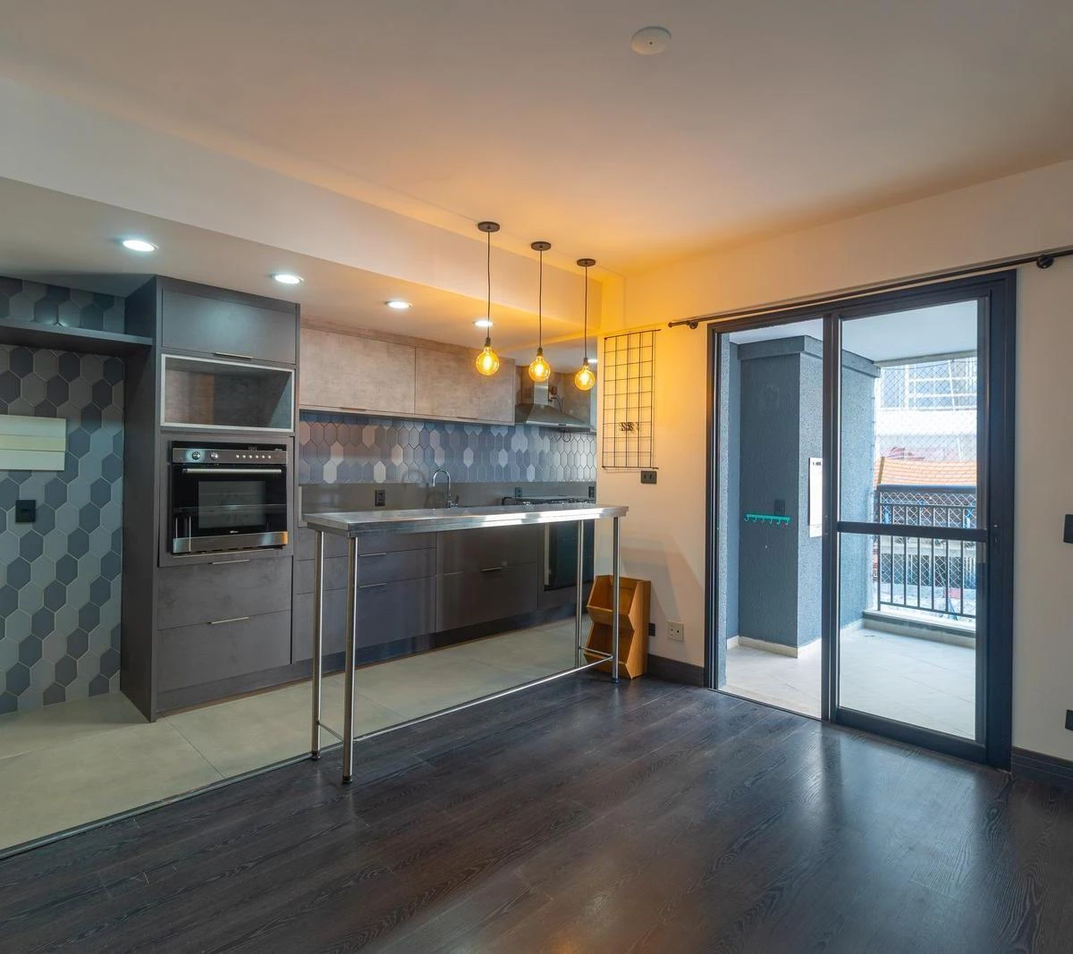 Квартира з 2 спальнями, скляним балконом і 110 м² — photo 6