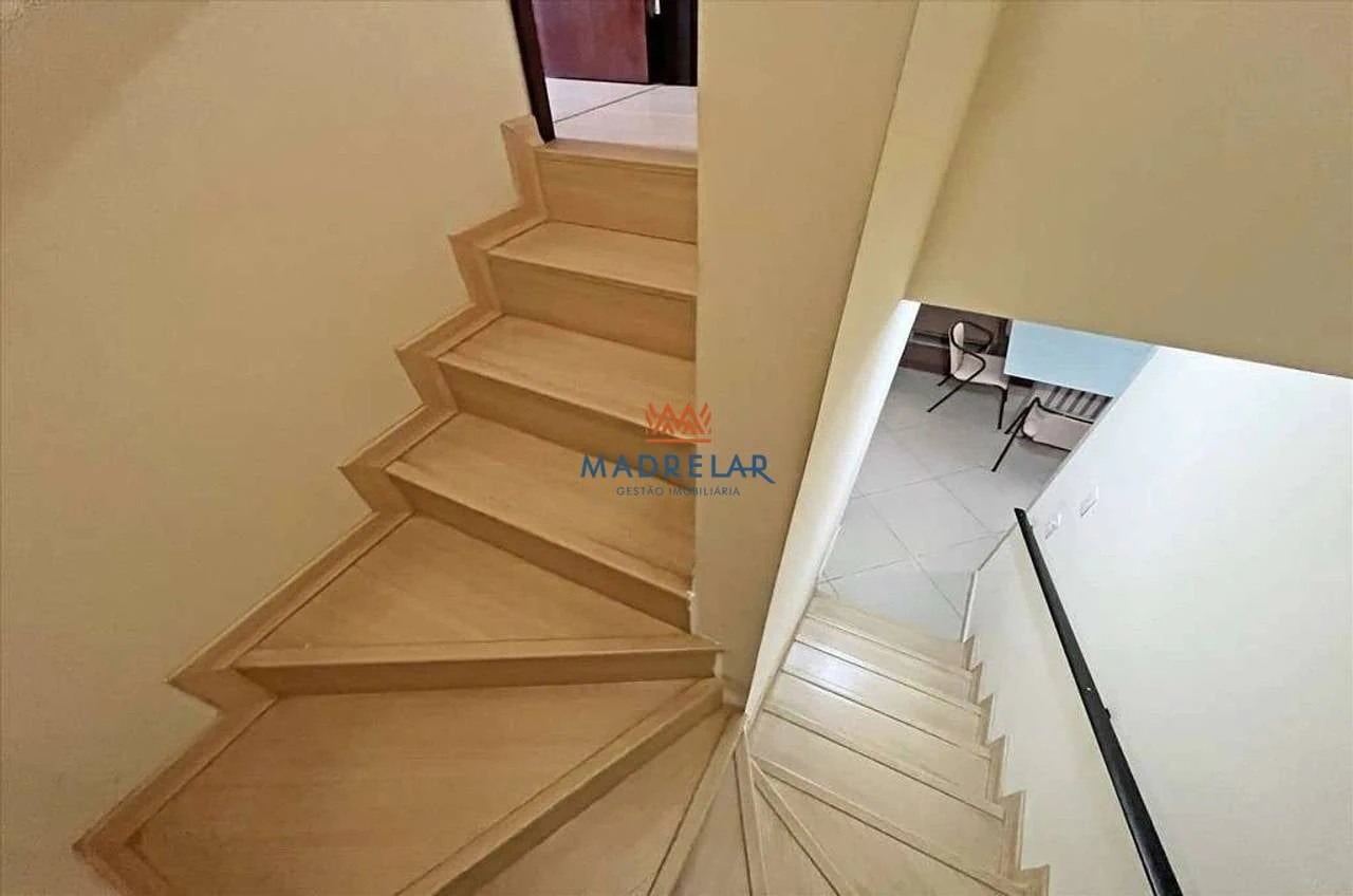 3-bedroom house with a bathtub in Curitiba — photo 22