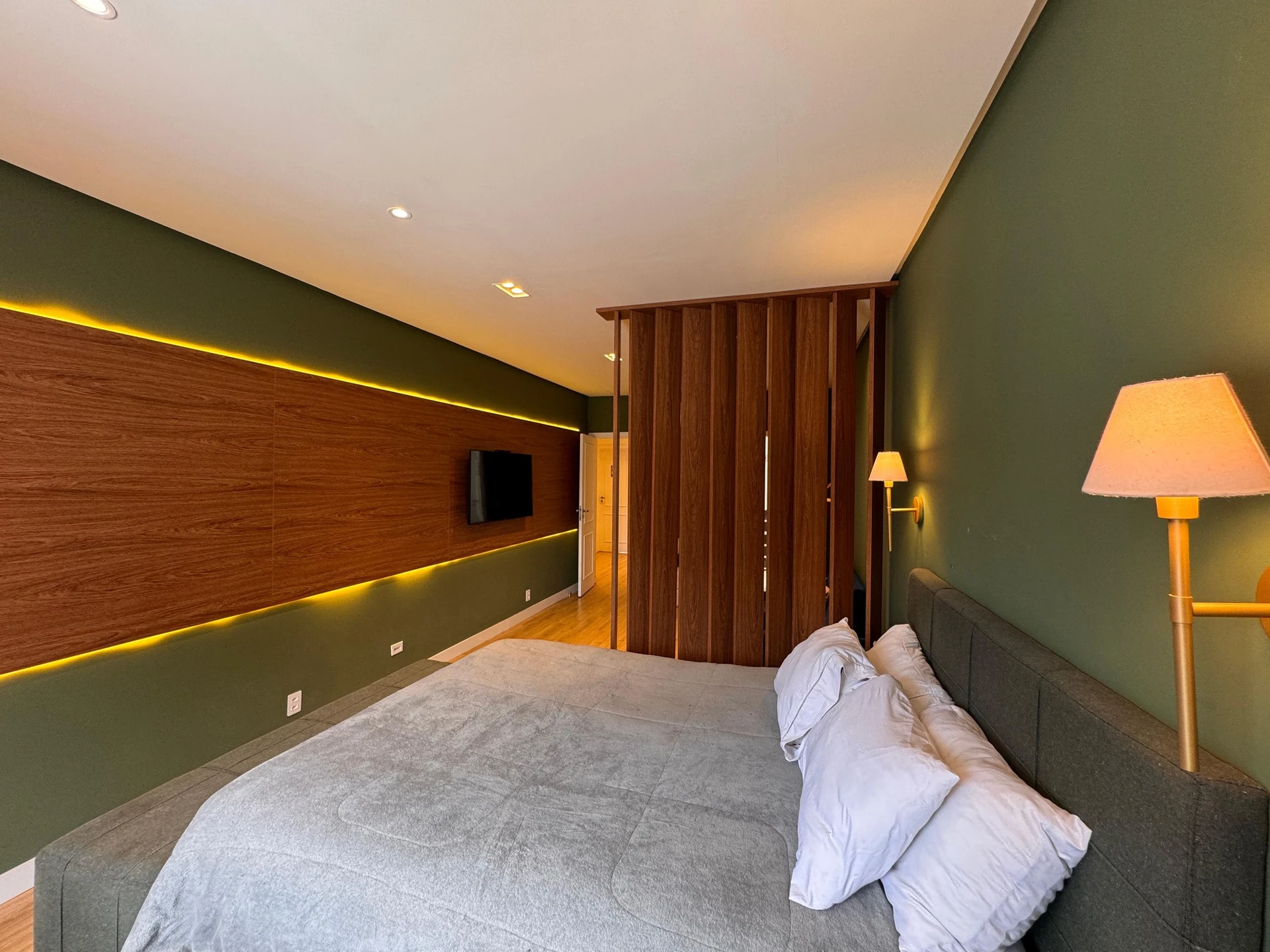 Furnished house, 550 m², with a bathtub — photo 26