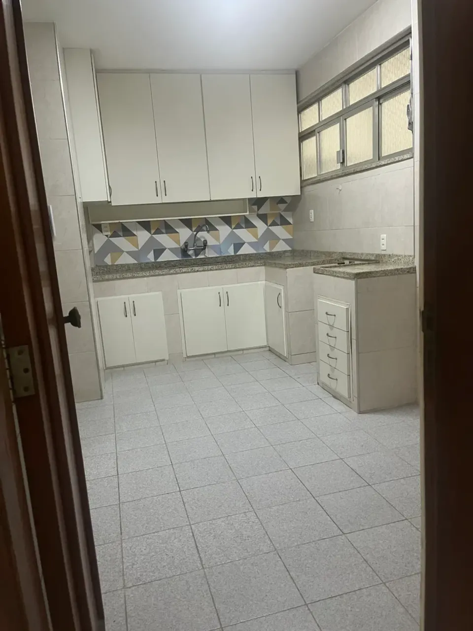 3-bedroom apartment with a closed gas kitchen — photo 15