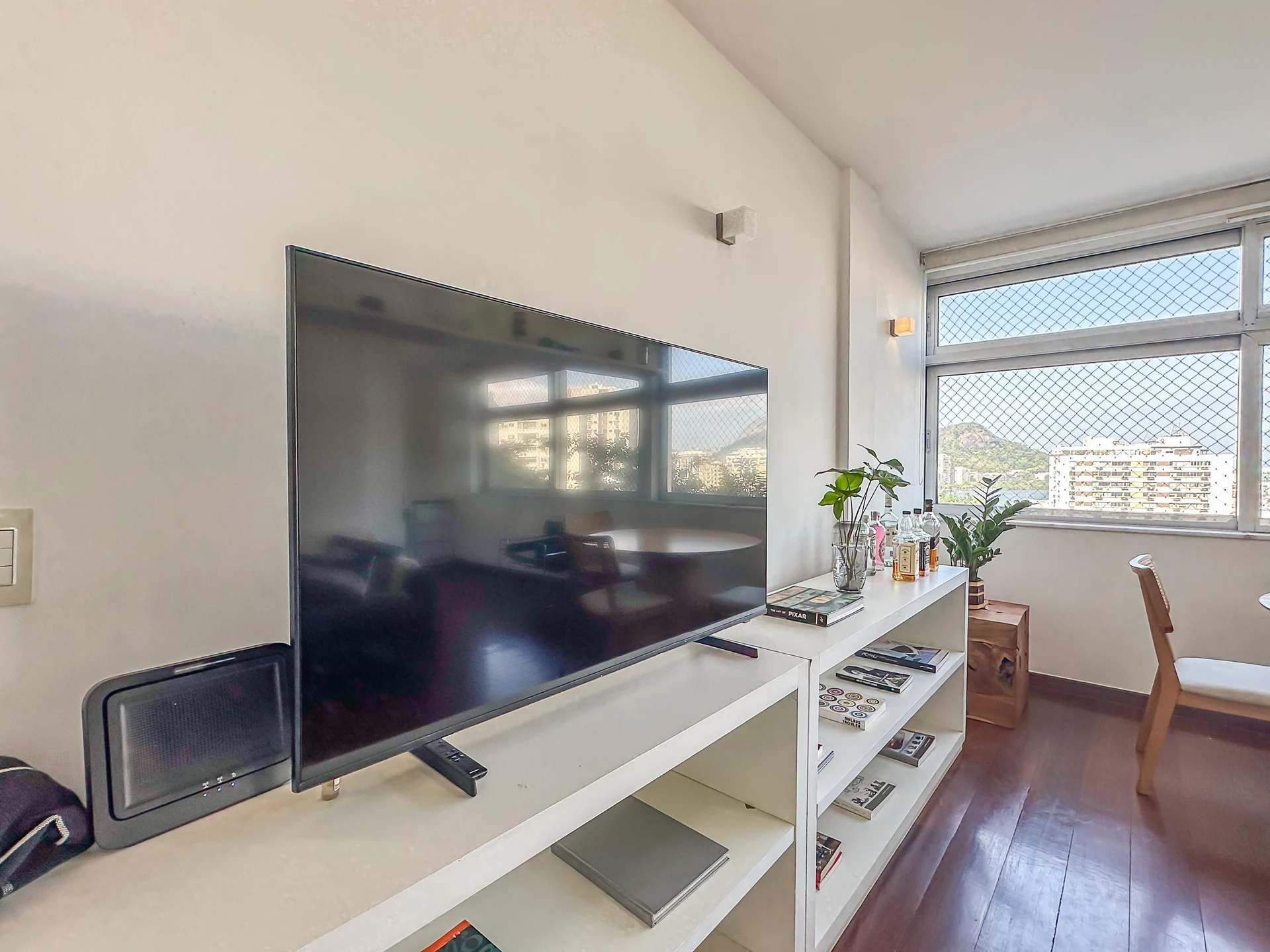 Furnished 2-bedroom apartment with open views — photo 37