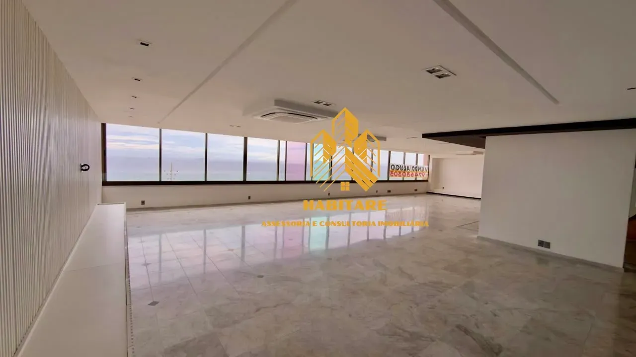 465 m² apartment with a water view and a bathtub — photo 18