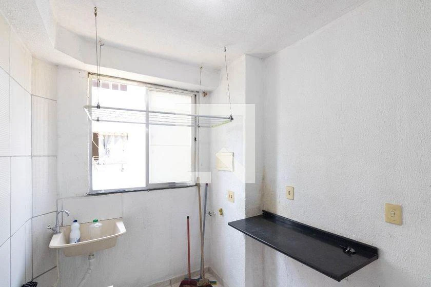 Home office in a 2-bedroom apartment, 32 m² — photo 3
