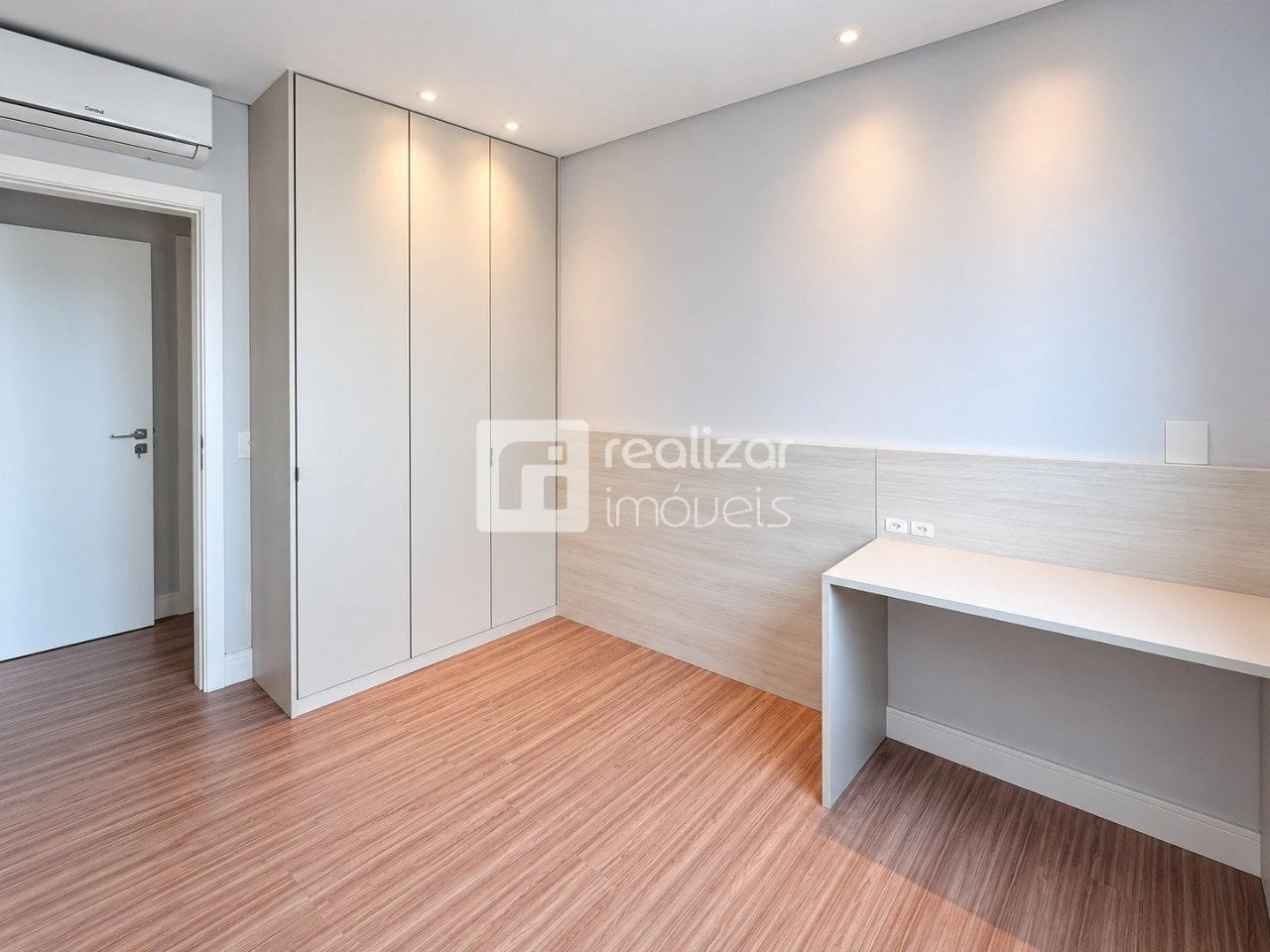 Furnished apartment, 79 m², with a grill on the balcony — photo 8