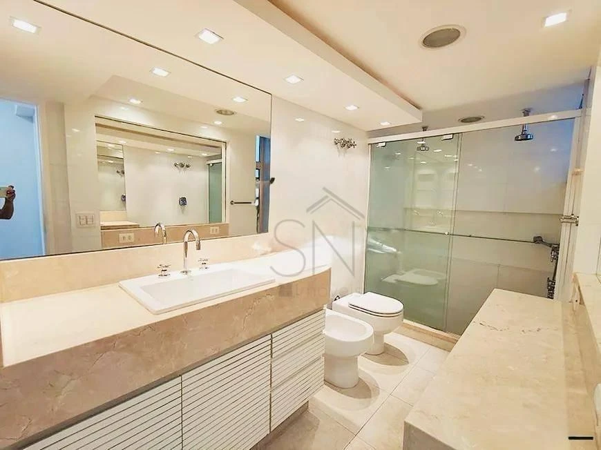 Home office in a 4-bedroom apartment, 316 m² — photo 10