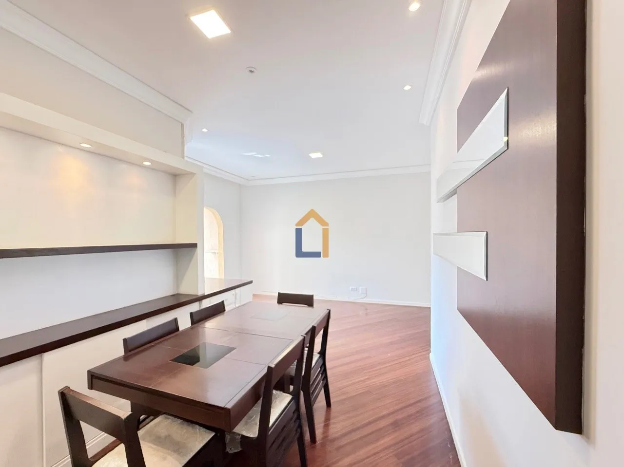 3-bedroom apartment with a washing machine in Curitiba — photo 26