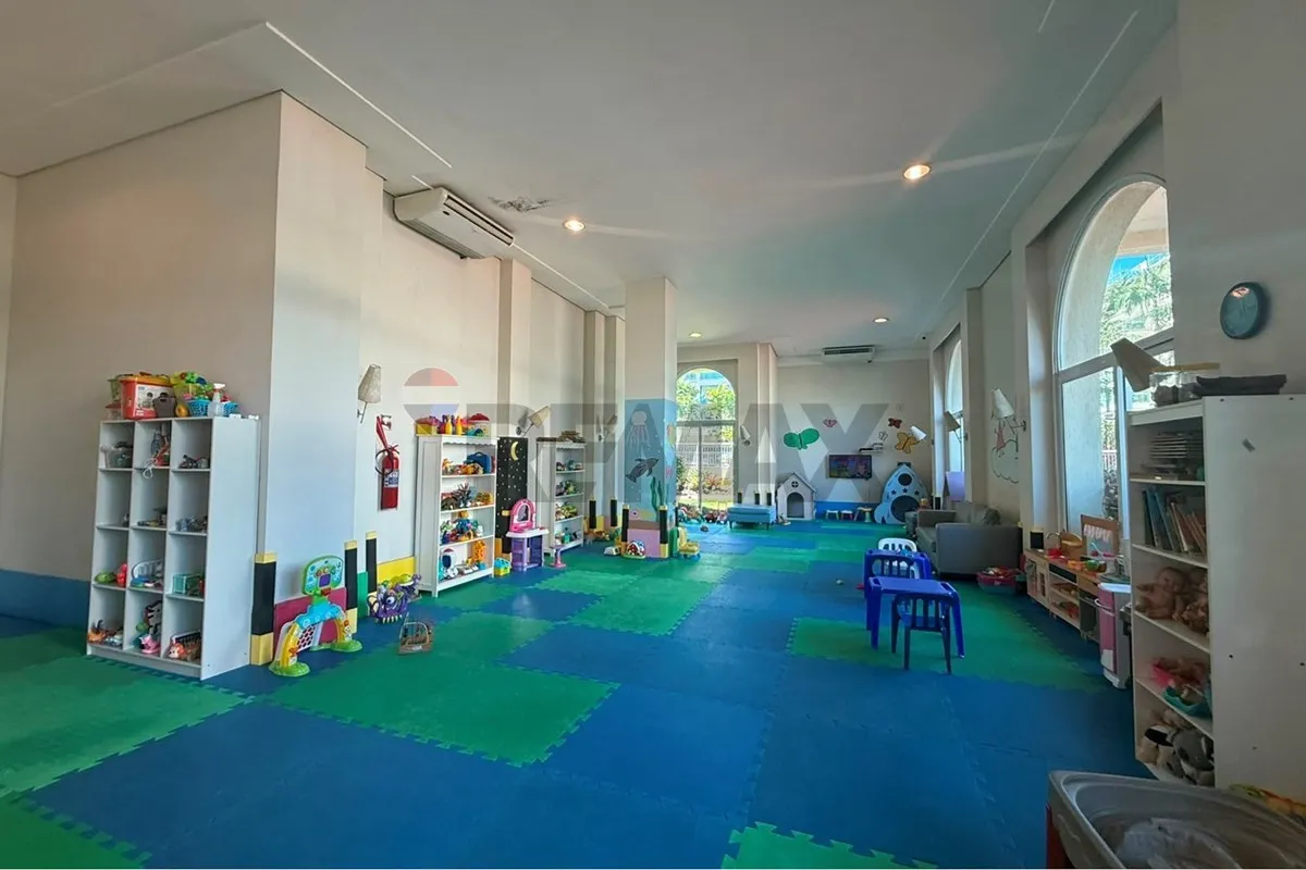 Apartment with 5 bedrooms and a glassed-in balcony — photo 63