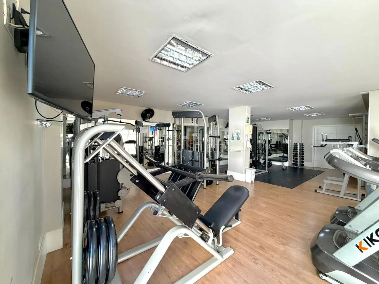3-bedroom apartment with a washing machine in Curitiba — photo 85