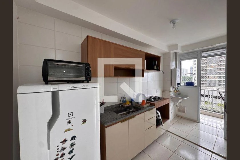 2-bedroom apartment in a building with a gym — photo 3