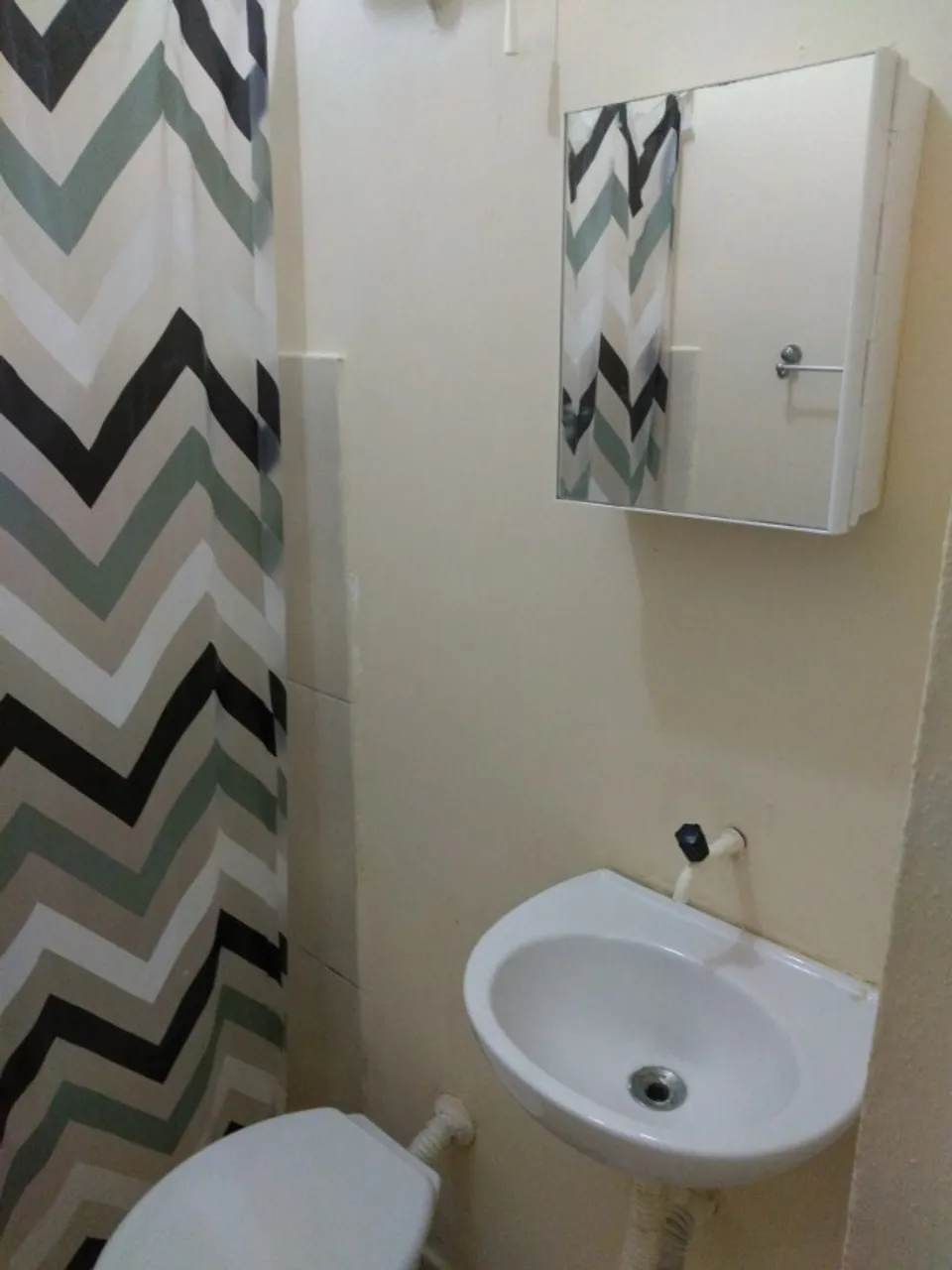 Unfurnished studio kitnet with gas water heater and 1 bath — photo 17