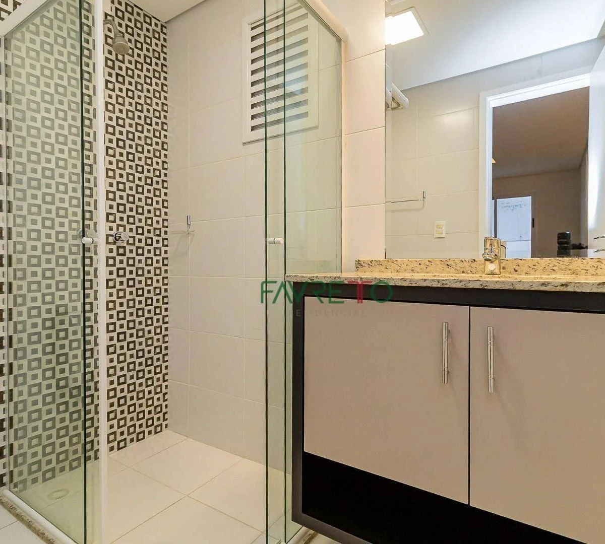 One-bedroom apartment in a building with a pool — photo 32