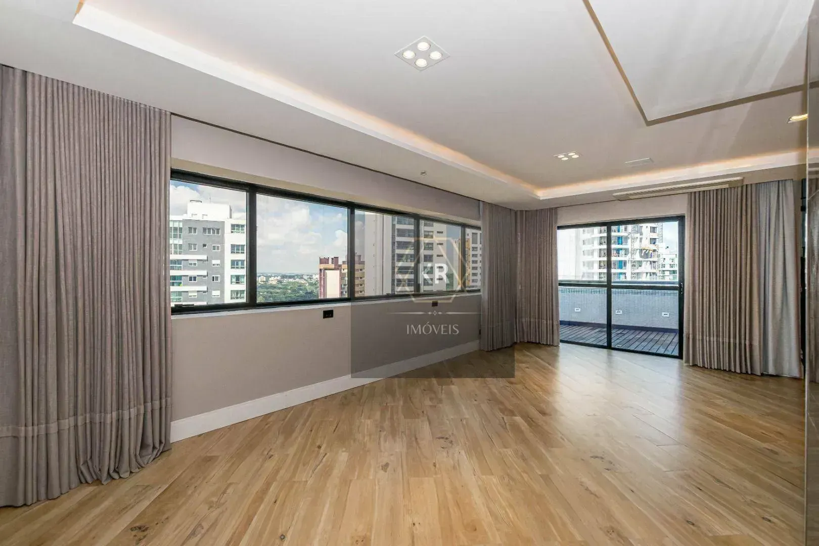 Furnished 272 m² apartment with 3 en-suites and 4 parking — photo 48