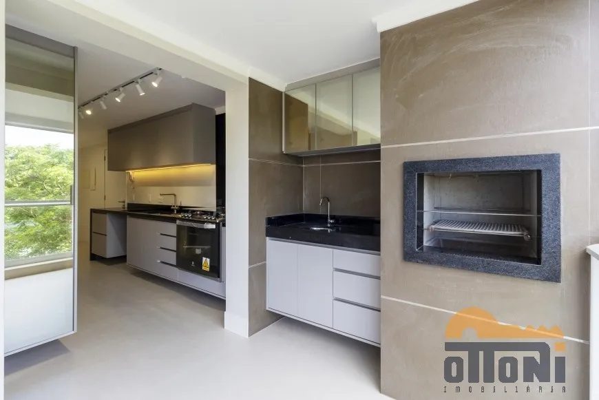 Unfurnished 4-bedroom apartment with 5 bathrooms — photo 2