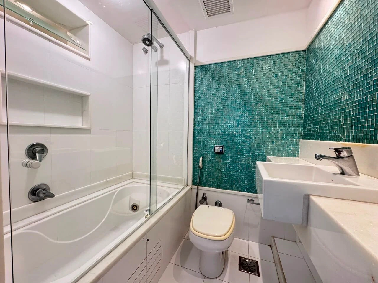 Apartamento amueblado de 4 dormitorios con 3 suites y 200 m² — photo 2