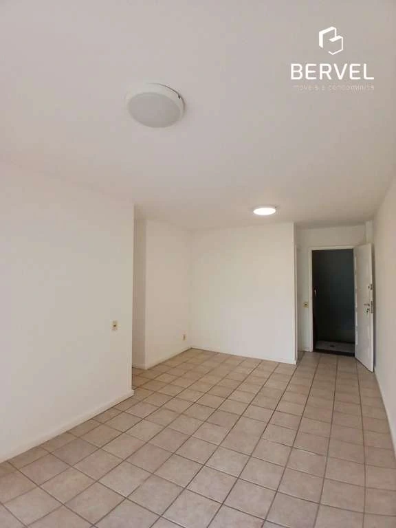 2-bedroom apartment with private BBQ and 1 parking spot — photo 9