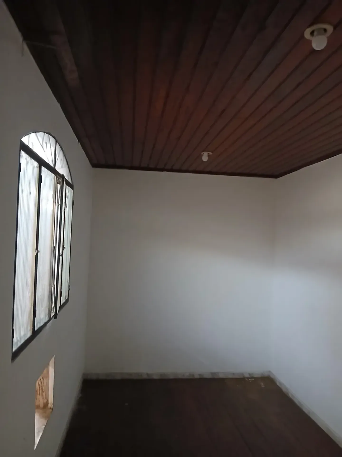 Будинок без меблів 50 м² з 2 спальнями