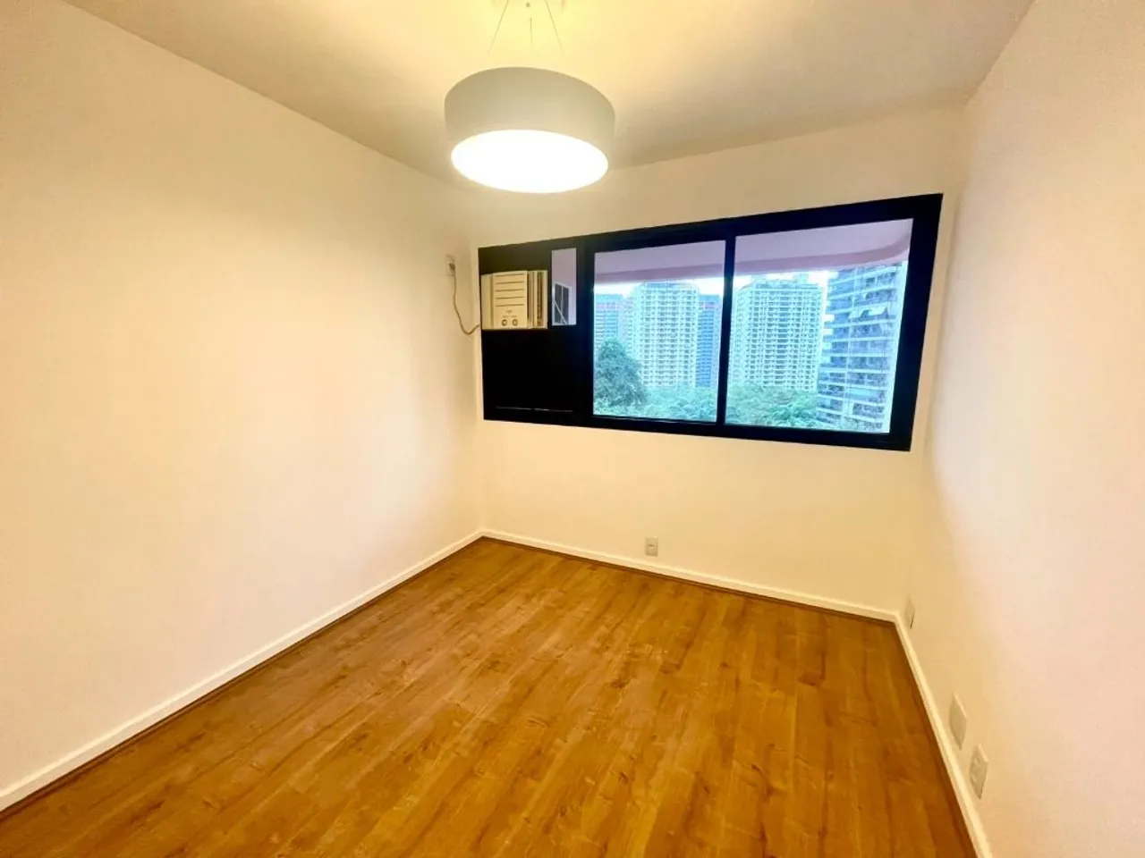 2-bedroom apartment with 3 bathrooms, 65 m² — photo 3