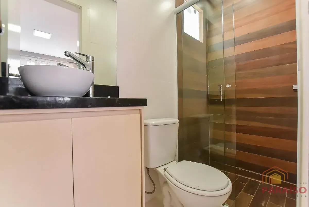 689 m² house with 5 bedrooms and 7 bathrooms — photo 18