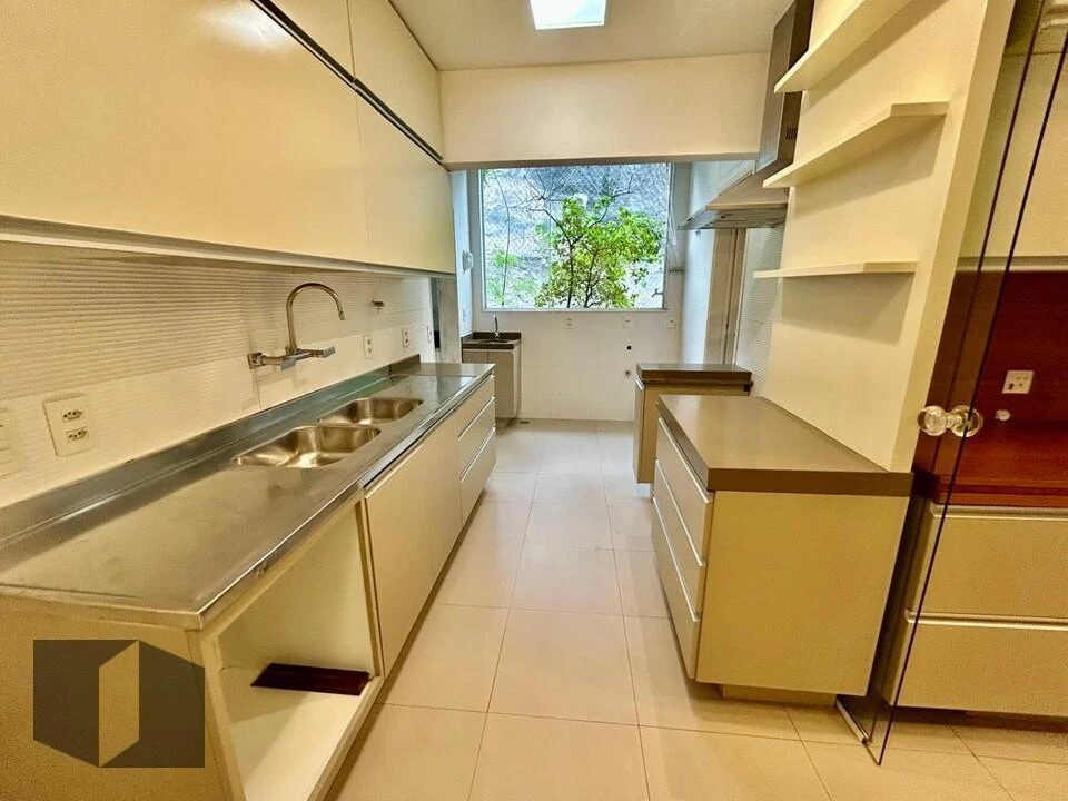 Washing machine in a 4-bedroom apartment, 167 m² — photo 7