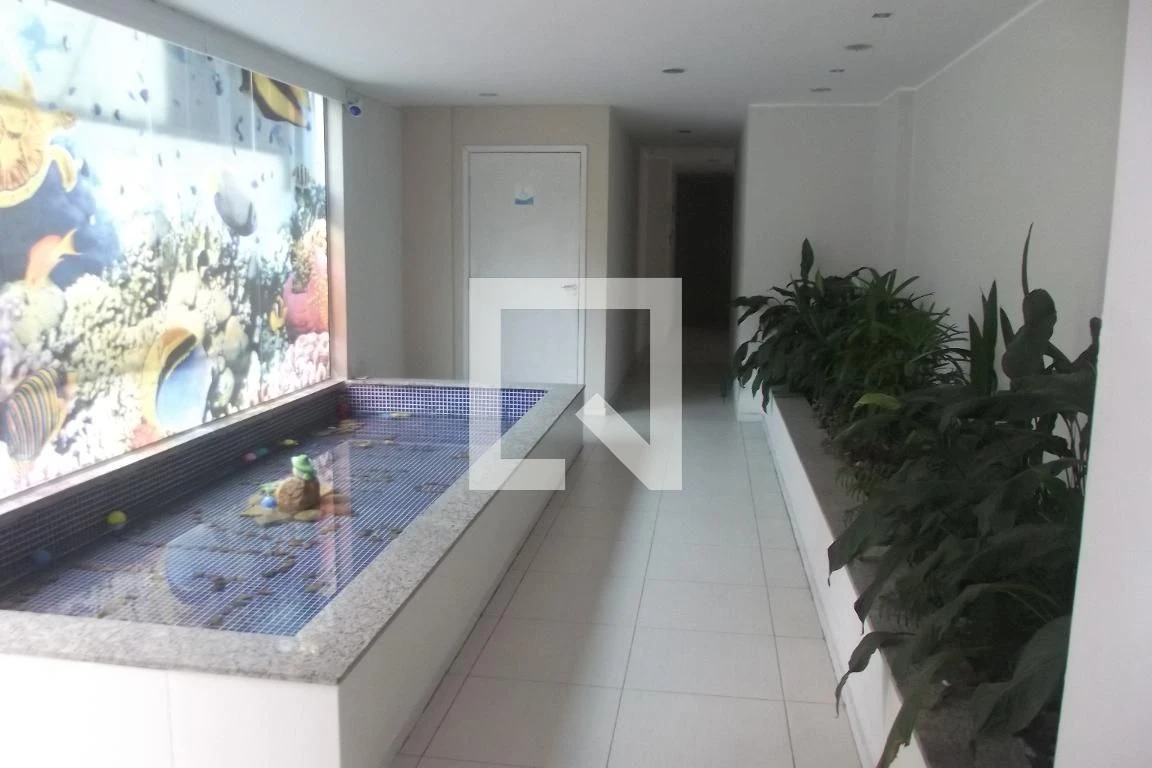 Furnished apartment with 3 bedrooms and enclosed balcony — photo 48