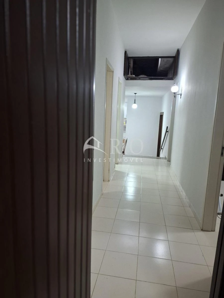 Unfurnished house with 4 bedrooms and 6 bathrooms, 945 m² — photo 37