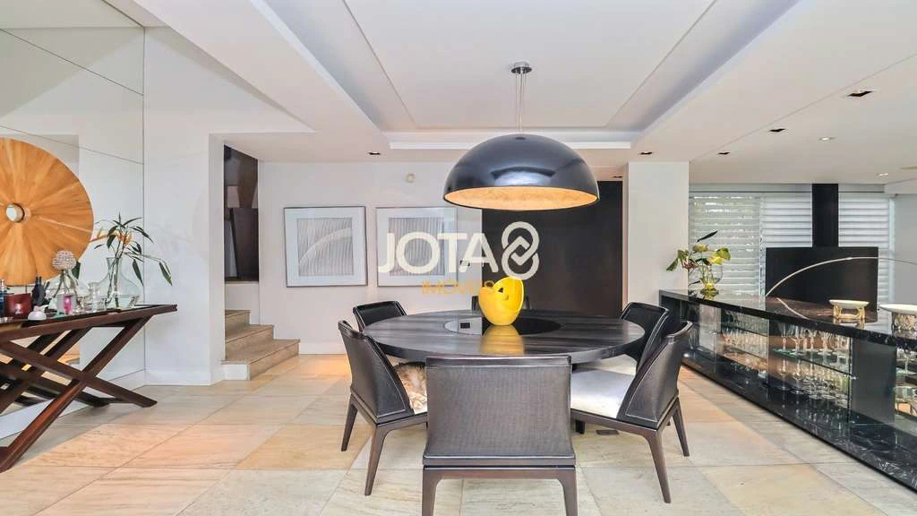 Будинок на 6 спалень, 7 ванних і 879 м² та 4 паркування — photo 4