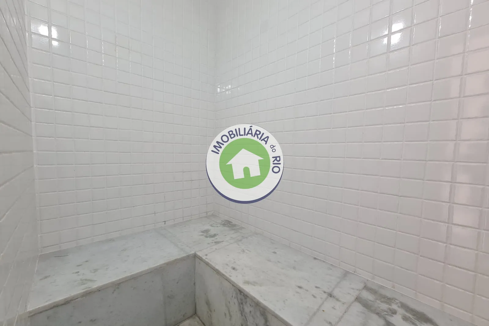 Unfurnished apartment with 4 bedrooms and 5 bathrooms — photo 27