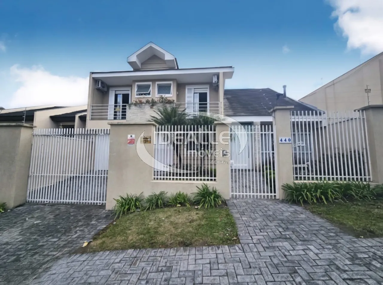 House with 4 en-suite bedrooms and open kitchen — photo 2