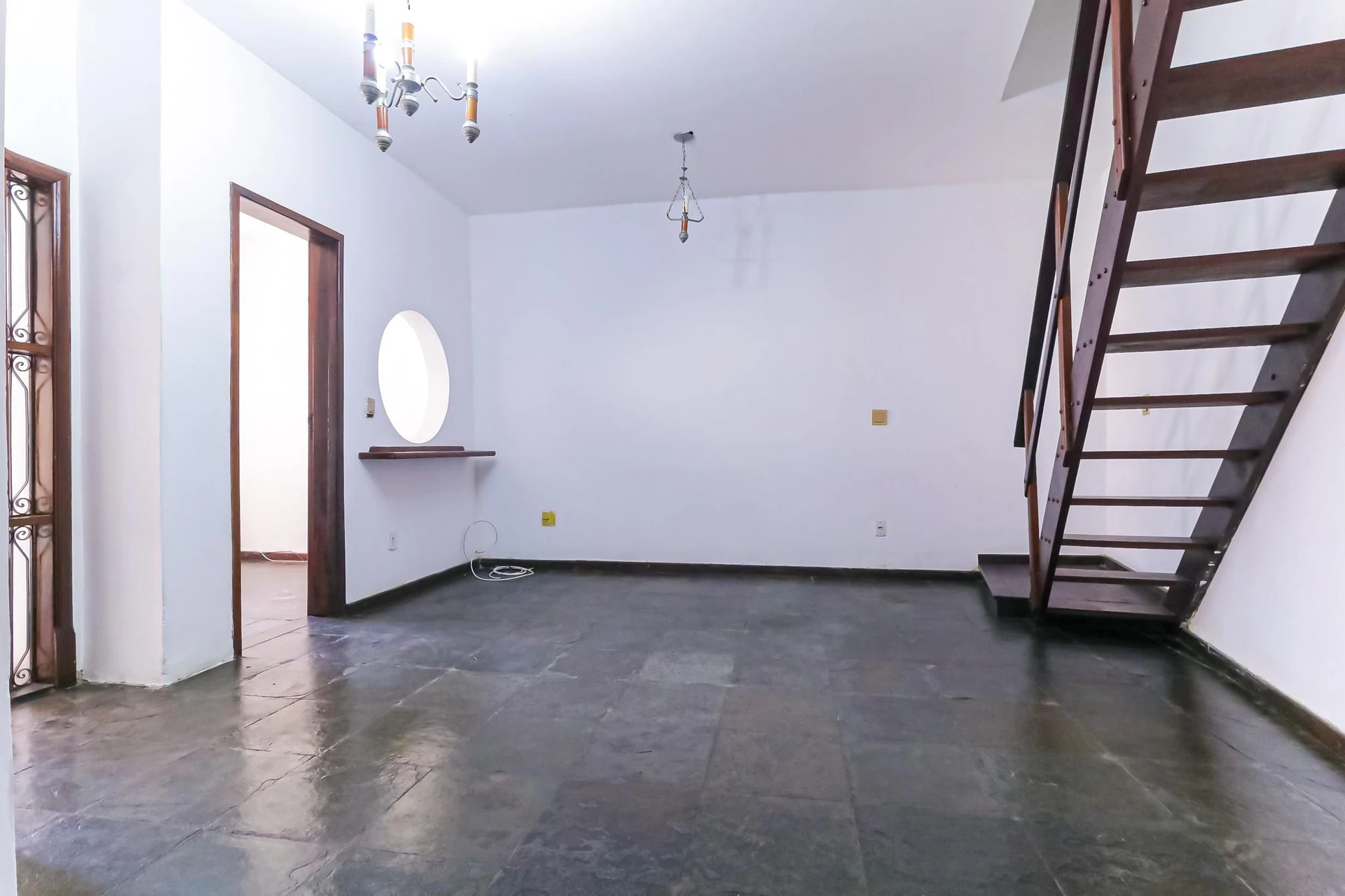 House, 240 m², with a jacuzzi — photo 26