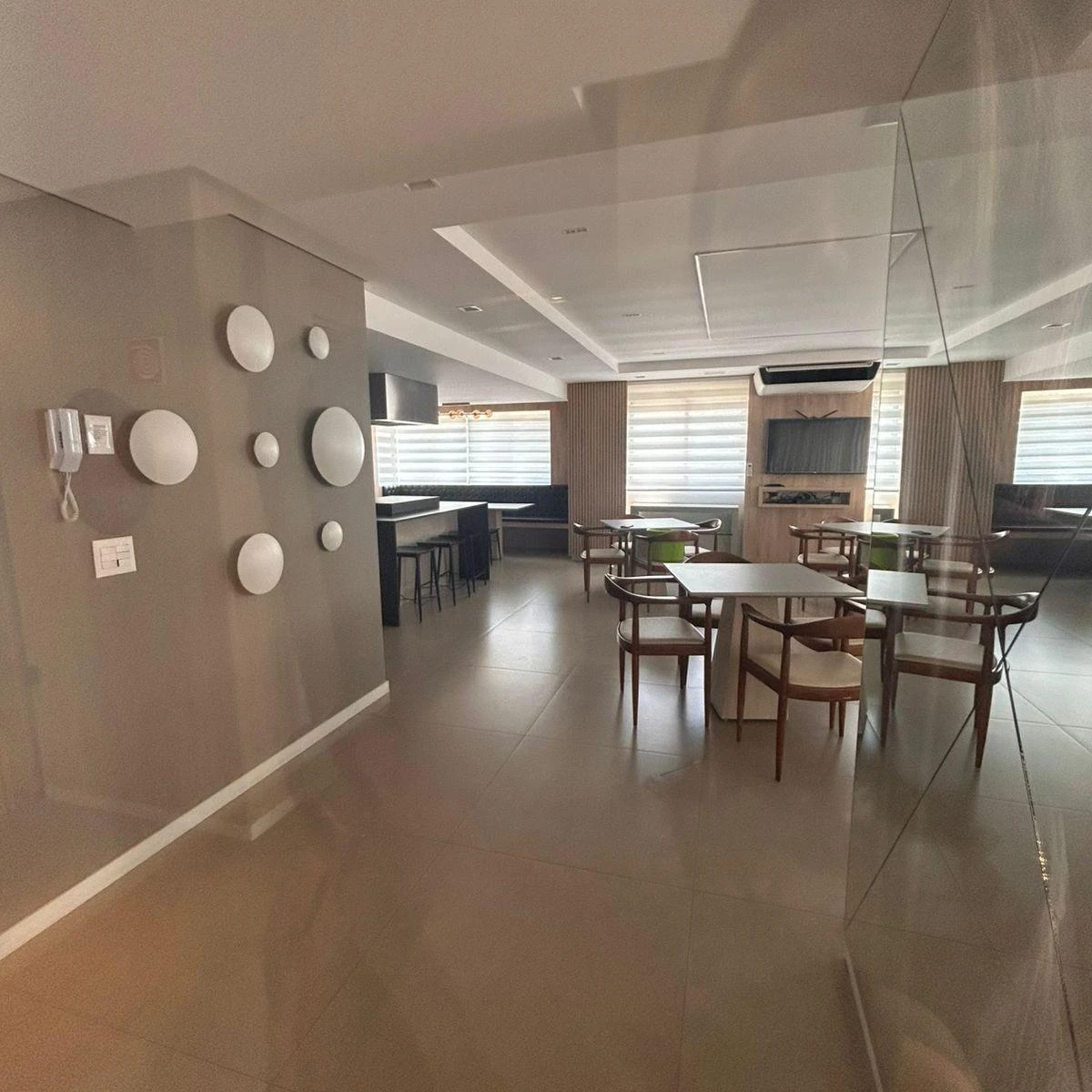3-bedroom apartment with a home office in Curitiba — photo 26