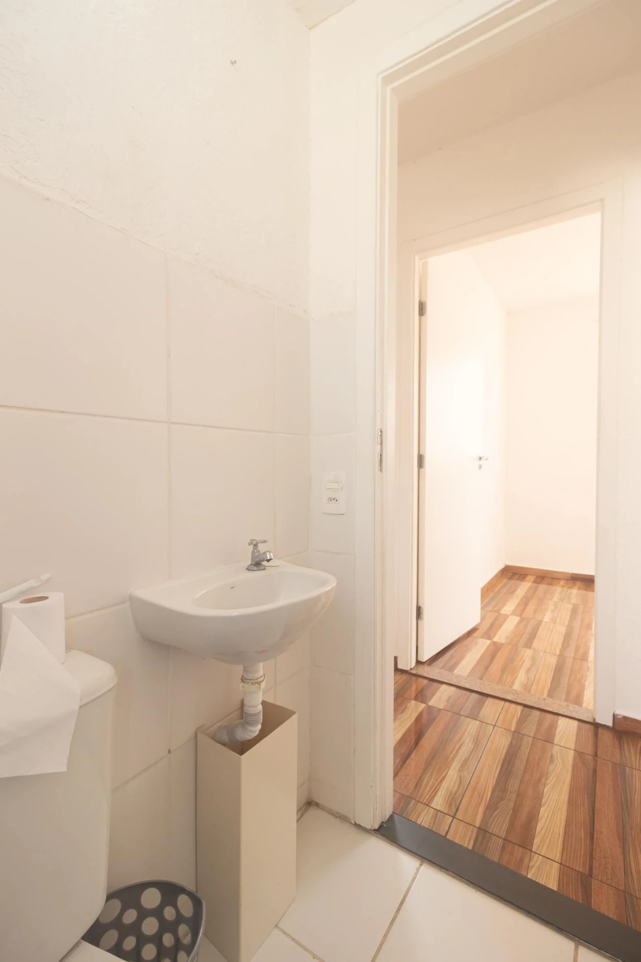 Furnished apartment with 2 bedrooms and an open kitchen — photo 34