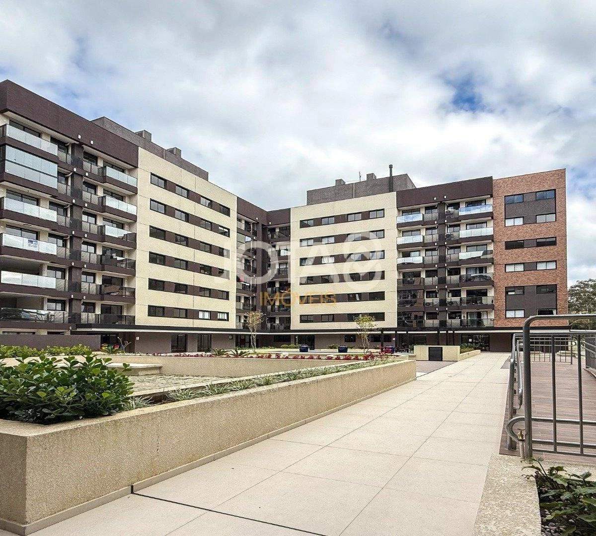 Furnished apartment with 1 parking spot and open-plan kitchen — photo 44