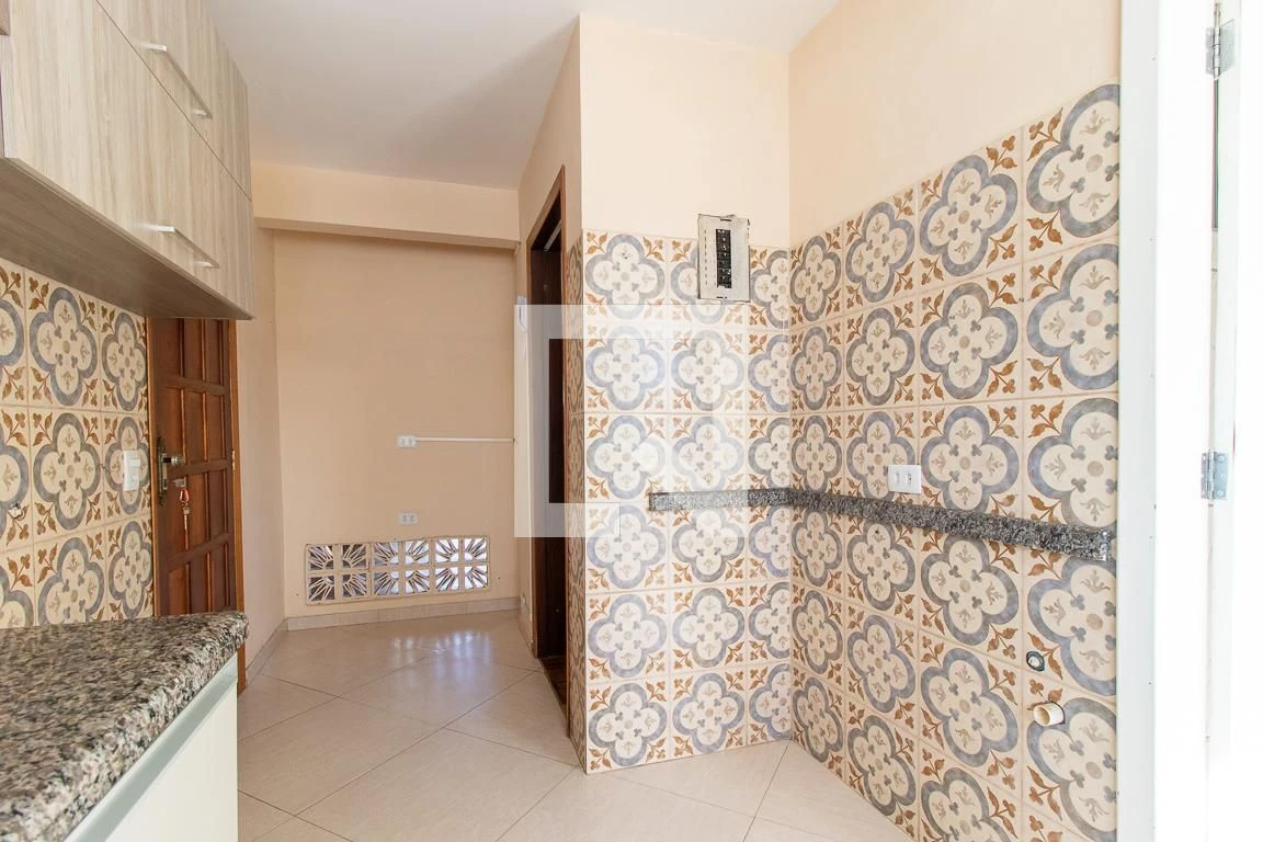Apartamento de 3 quartos com piso de madeira ou laminado — photo 24
