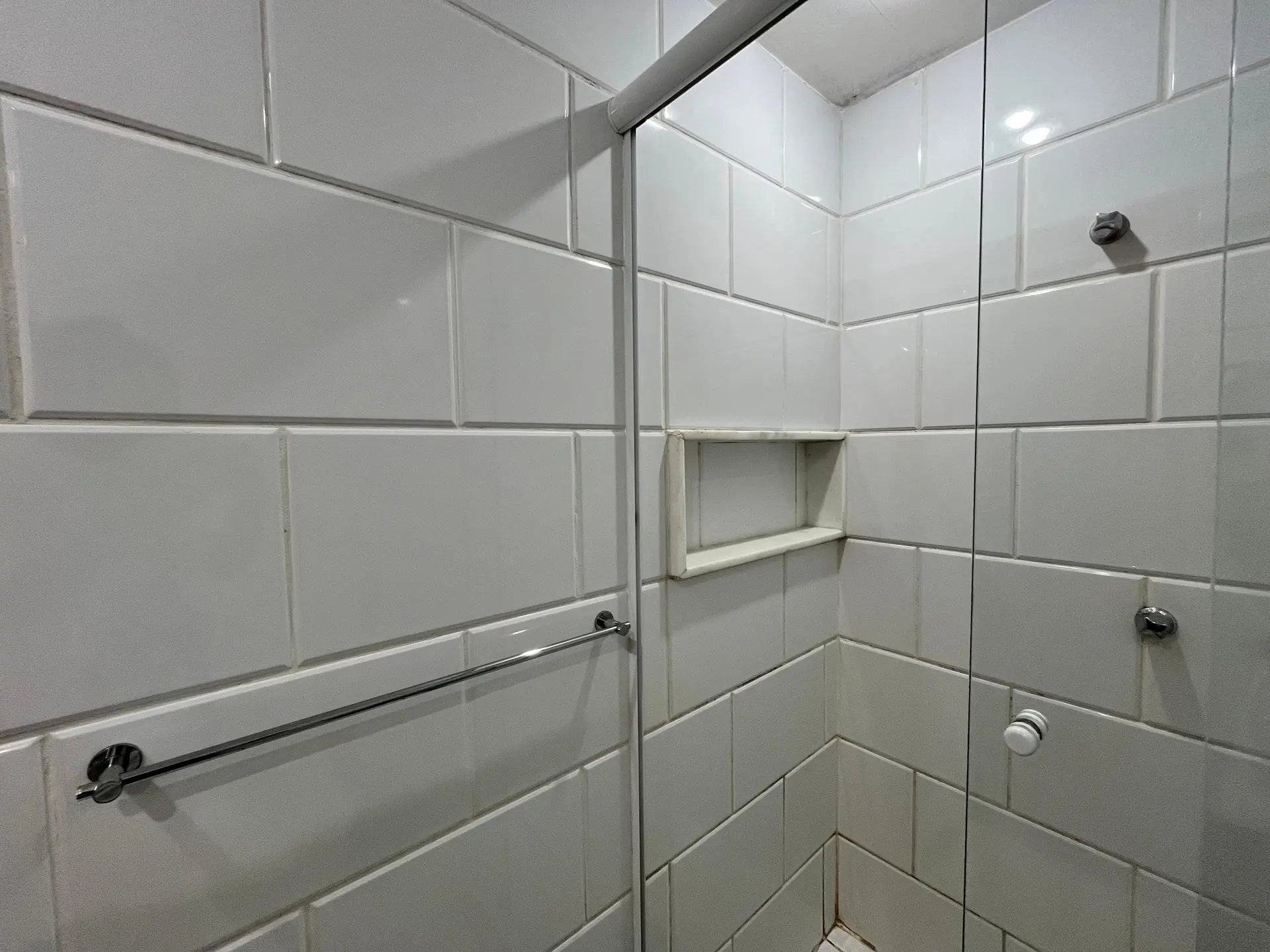 One-bedroom apartment with a washing machine — photo 30