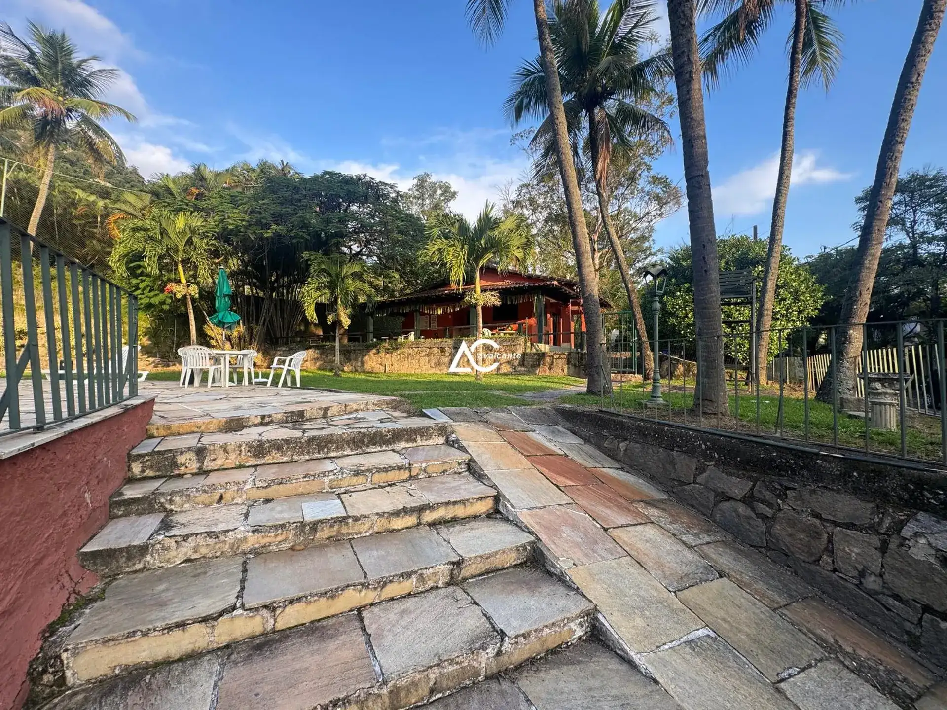 Furnished house with 4 bedrooms and private garden — photo 3