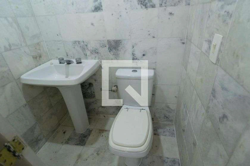 Rental apartment with 4 bedrooms and 4 bathrooms — photo 26