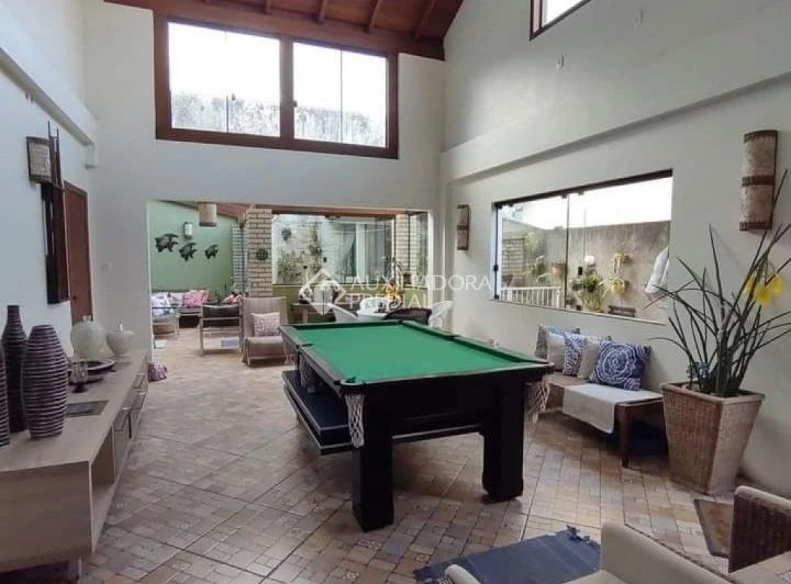 Casa com 5 dormitórios, 50 m² e sem vaga — photo 2