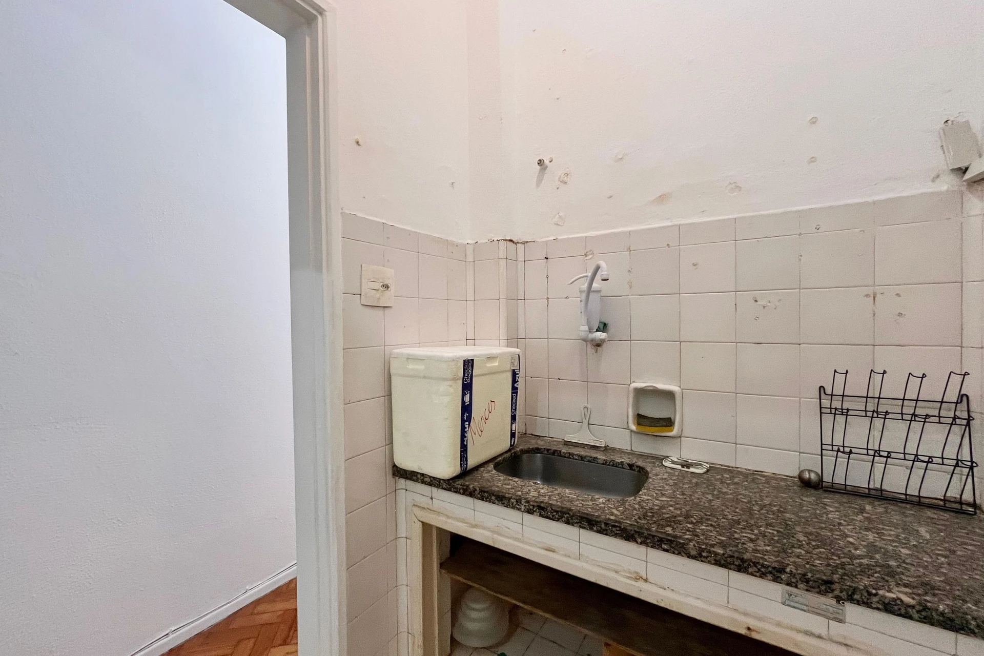One-bedroom apartment with a mountain view — photo 27