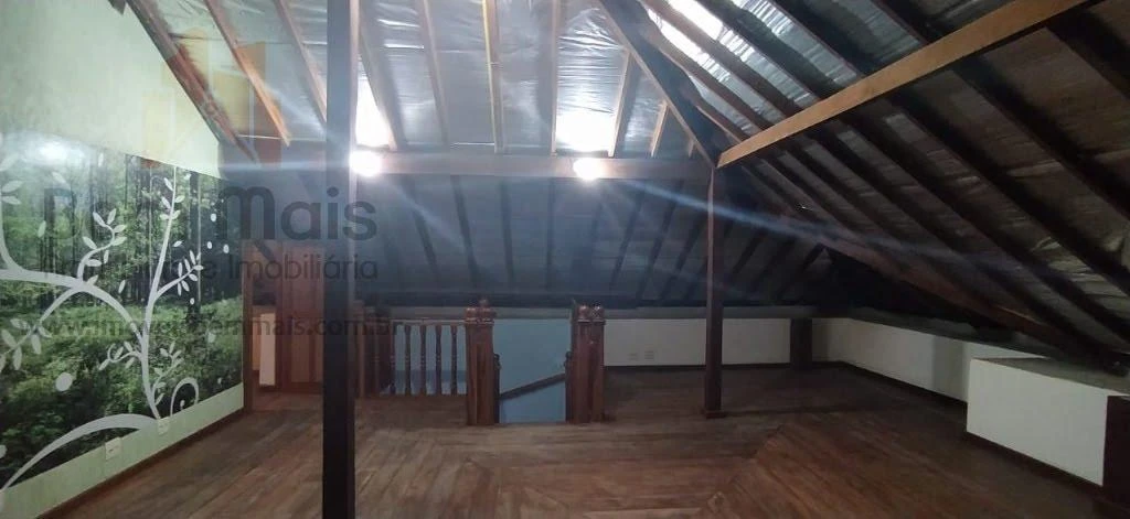 Unfurnished 4-bedroom apartment with closed kitchen — photo 35