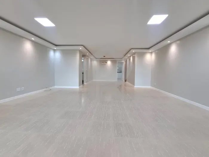 160 m² apartment with a water view and a home office — photo 4