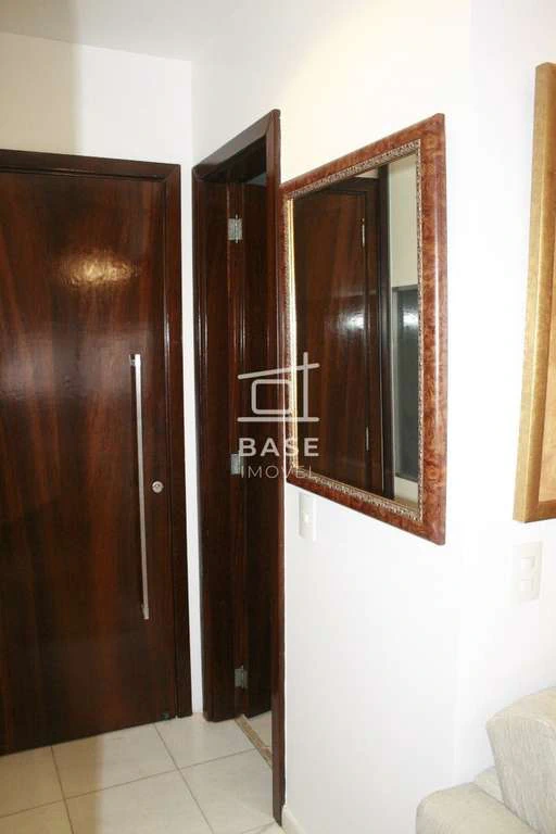 Furnished 2-bedroom apartment with balcony — photo 24