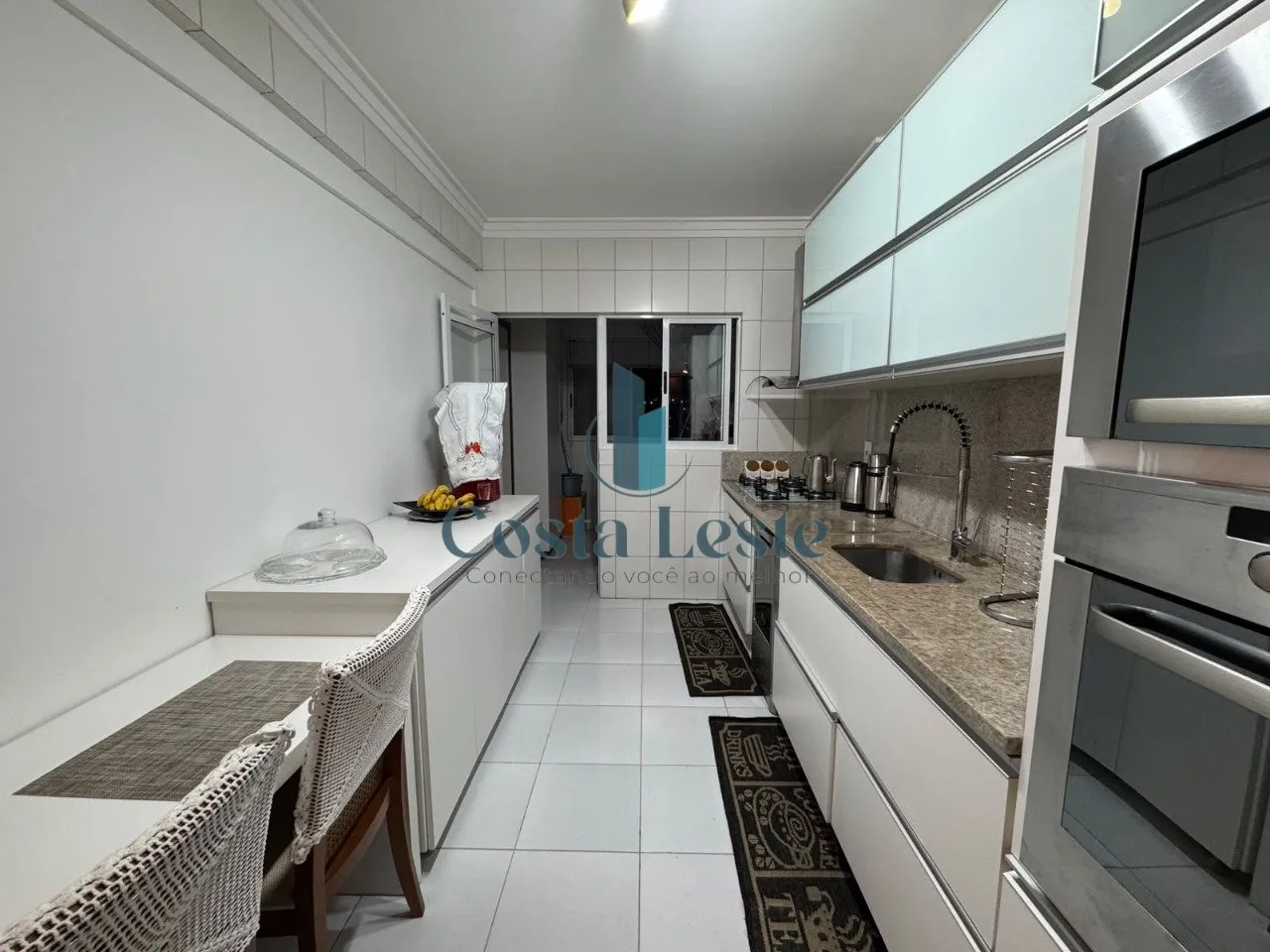 Furnished apartment with 4 bedrooms and 2 en-suites — photo 2