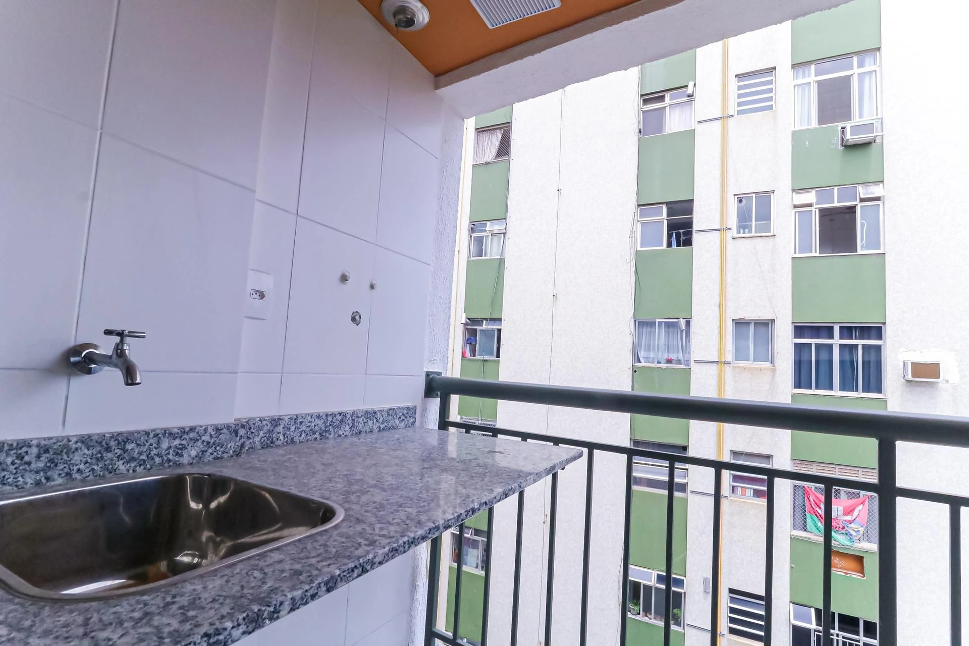 Apartamento de 2 quartos em condomínio com piscina — photo 23