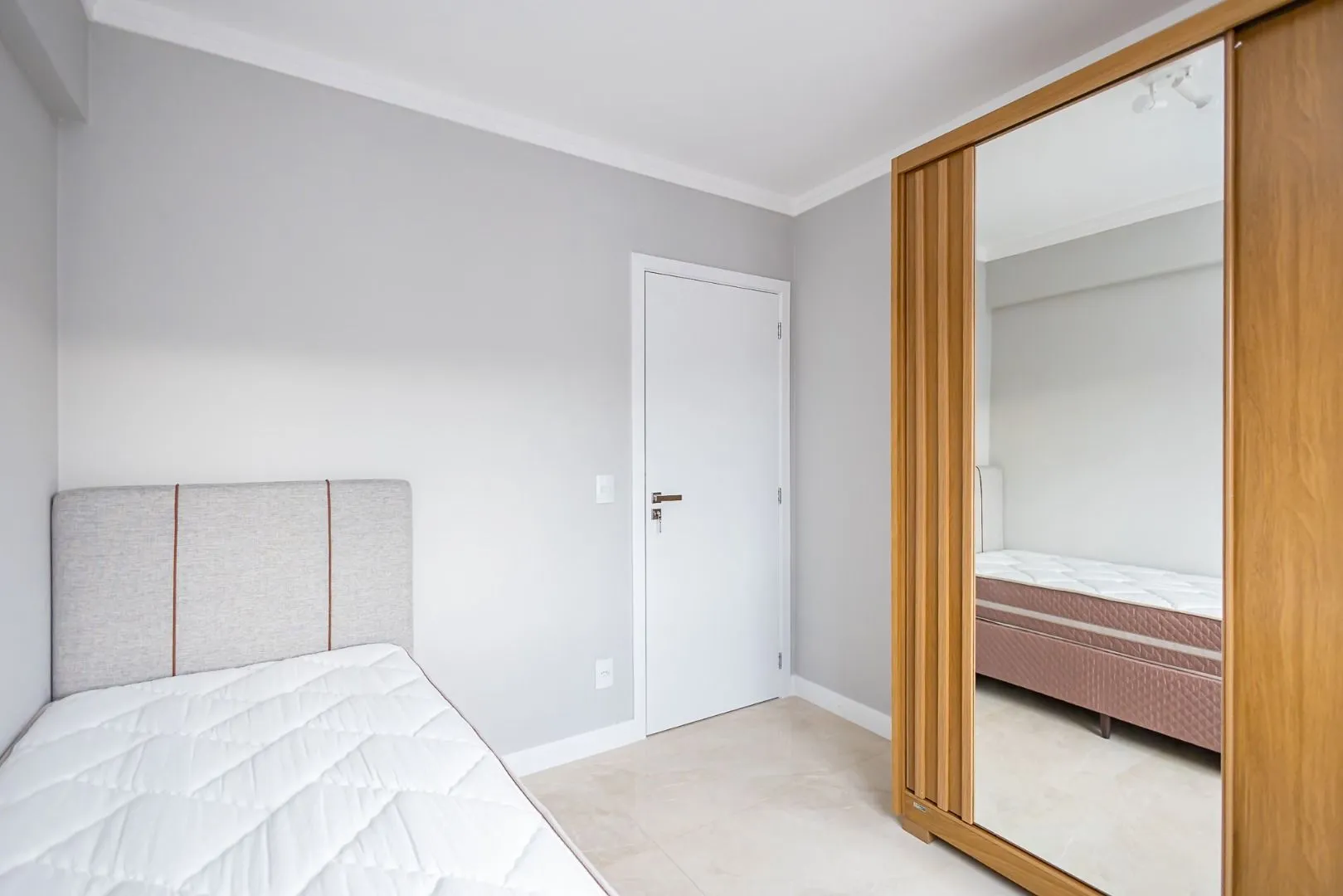 2-bedroom apartment with a washing machine in Curitiba — photo 23
