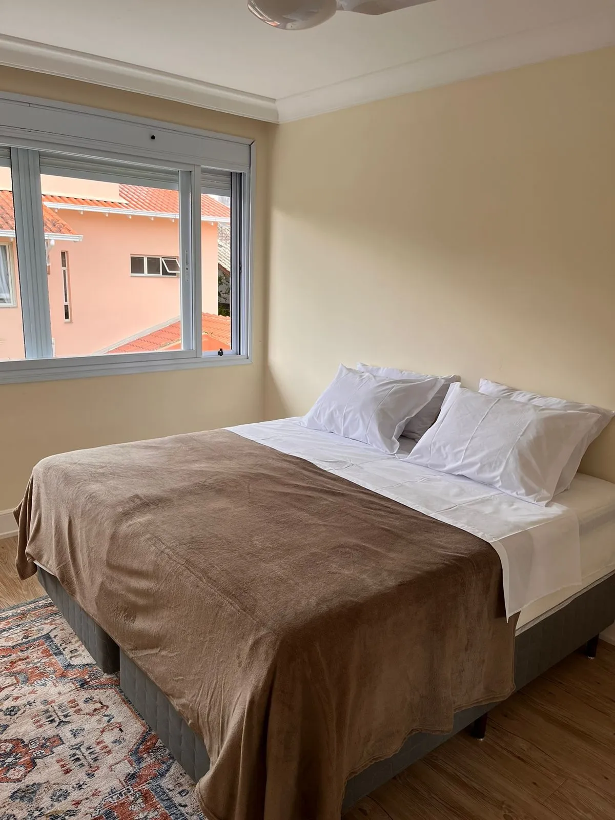 Furnished house with 5 en-suite bedrooms — photo 27